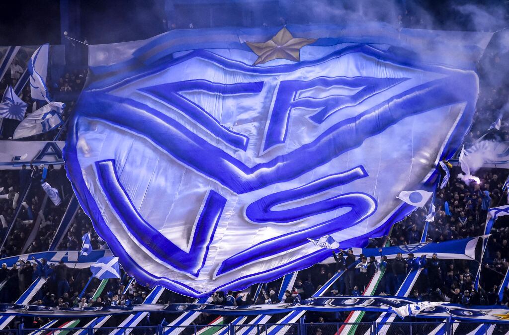 Los fanáticos de Vélez Sarsfield, club que debió separar a cuatro futbolistas de su plante profesional tras ser acusado de abusar sexualmente de una mujer.