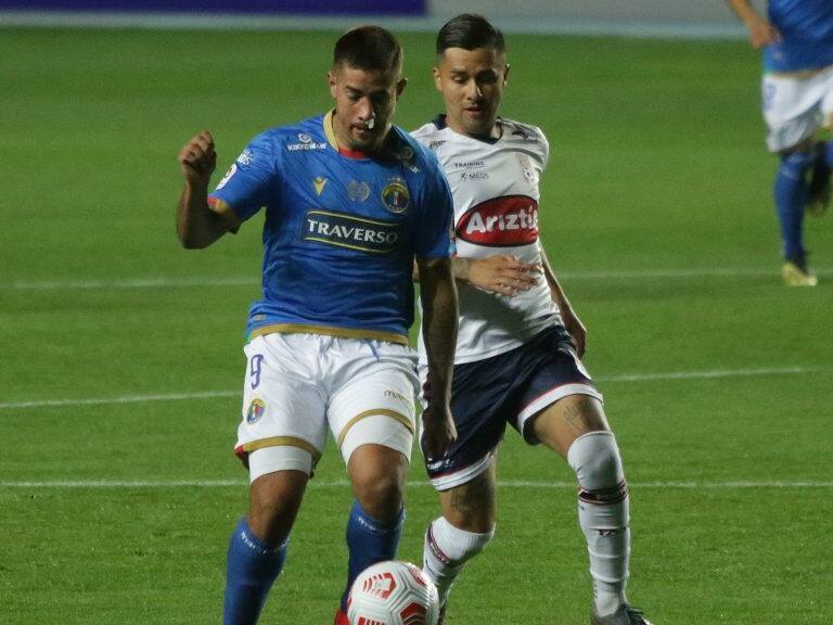 26 DE ABRIL DE 2021/RANCAGUARodrigo Holgado (i), durante el partido valido por el Campeonato Nacional AFP PlanVital 2021, entre Audax Italiano y Deportes Melipilla, disputado en el Estadio El Teniente de Rancagua.
FOTO: BYRON PEREZ CARVAJAL/AGENCIAUNO