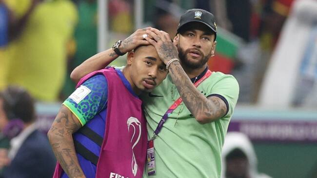 Gabriel Jesús y Alex Telles