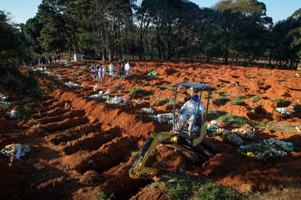 Cementerio para víctimas del Covid-19 en Brasil