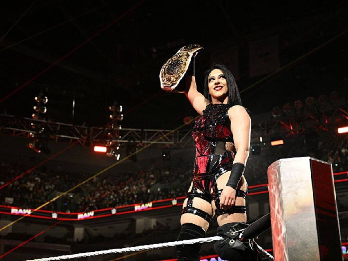 Stephanie Vaquer sigue dominando la división femenina de WWE tras retener el campeonato mundial ante Nikki Bella
