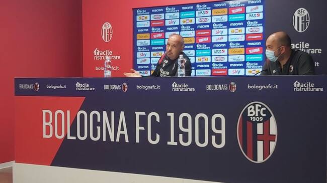 La conferencia de prensa en la que Sinisa Mihajlovic habló sobre Gary Medel. Foto: ADN.CL