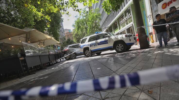 Detienen a sospechoso de robo frustrado contra funcionarios de la PDI en Paseo Ahumada