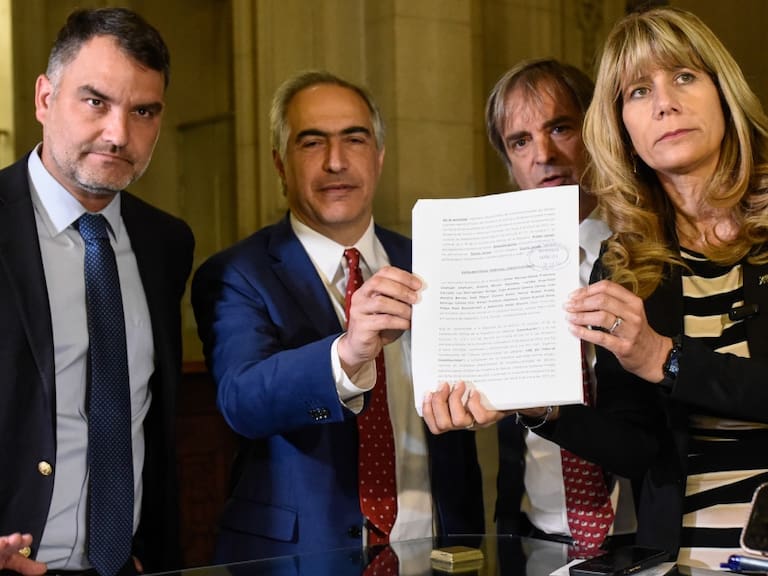 Chile Vamos y Demócratas presentan requerimiento al TC para revocar siete indultos otorgados por el Presidente Boric