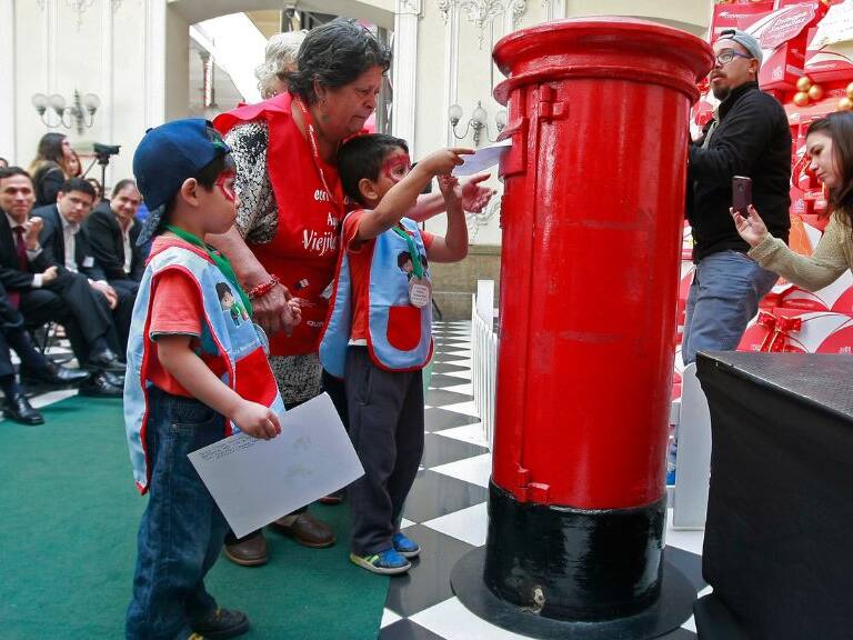 Correos de Chile: ¿Cómo puedo apadrinar una carta para Navidad?