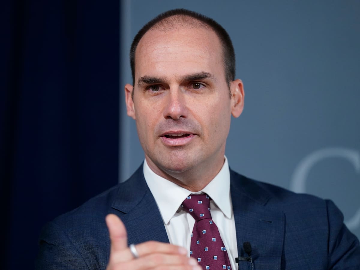 Brasil destituye a Eduardo Bolsonaro de la Policía Federal por abandono de cargo