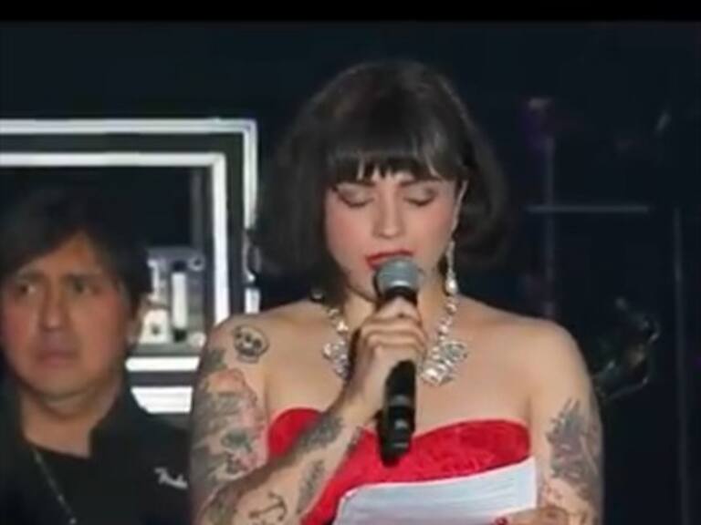 Mon Laferte: «Expreso mi mayor repudio a los actos de represión realizados por el gobierno de Chile»