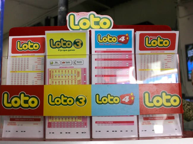 5 Febrero del 2019/ SANTIAGO
Loto nuevamente acumulado ya que en tres semanas no ha salido un ganador las cifras superan los diez mil millones de pesos donde cada ves mas personas jugan un loto
FOTO: CESAR BELTRAN/AGENCIUNO