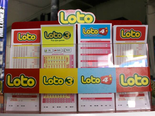 5 Febrero del 2019/ SANTIAGO
Loto nuevamente acumulado ya que en tres semanas no ha salido un ganador las cifras superan los diez mil millones de pesos donde cada ves mas personas jugan un loto
FOTO: CESAR BELTRAN/AGENCIUNO