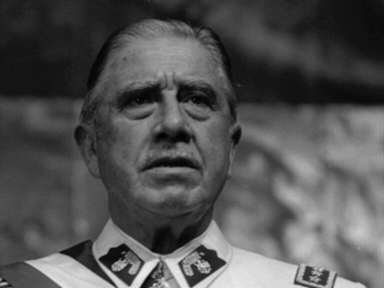 Así informaron los medios nacionales la muerte de Pinochet