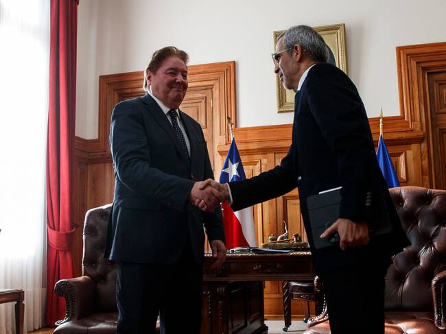 Agencia Uno | El presidente de la Corte Suprema, Ricardo Blanco, jutno al ministro de Justicia, Luis Cordero