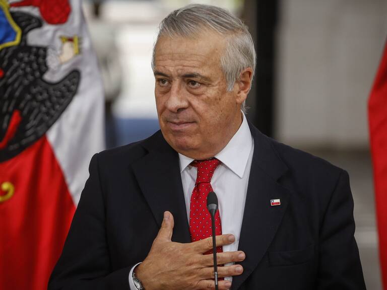 16 de marzo del 2020/SANTIAGOJaime Mañalich, ministro de Salud, habla en el entre patio, del Palacio de La Moneda, tras finalizar la reunión interministerial, por coronavirus.
FOTO: SEBASTIAN BELTRAN GAETE/AGENCIAUNO