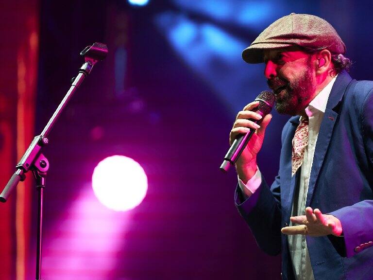 Juan Luis Guerra suspende su primer show en Santiago por problemas de salud
