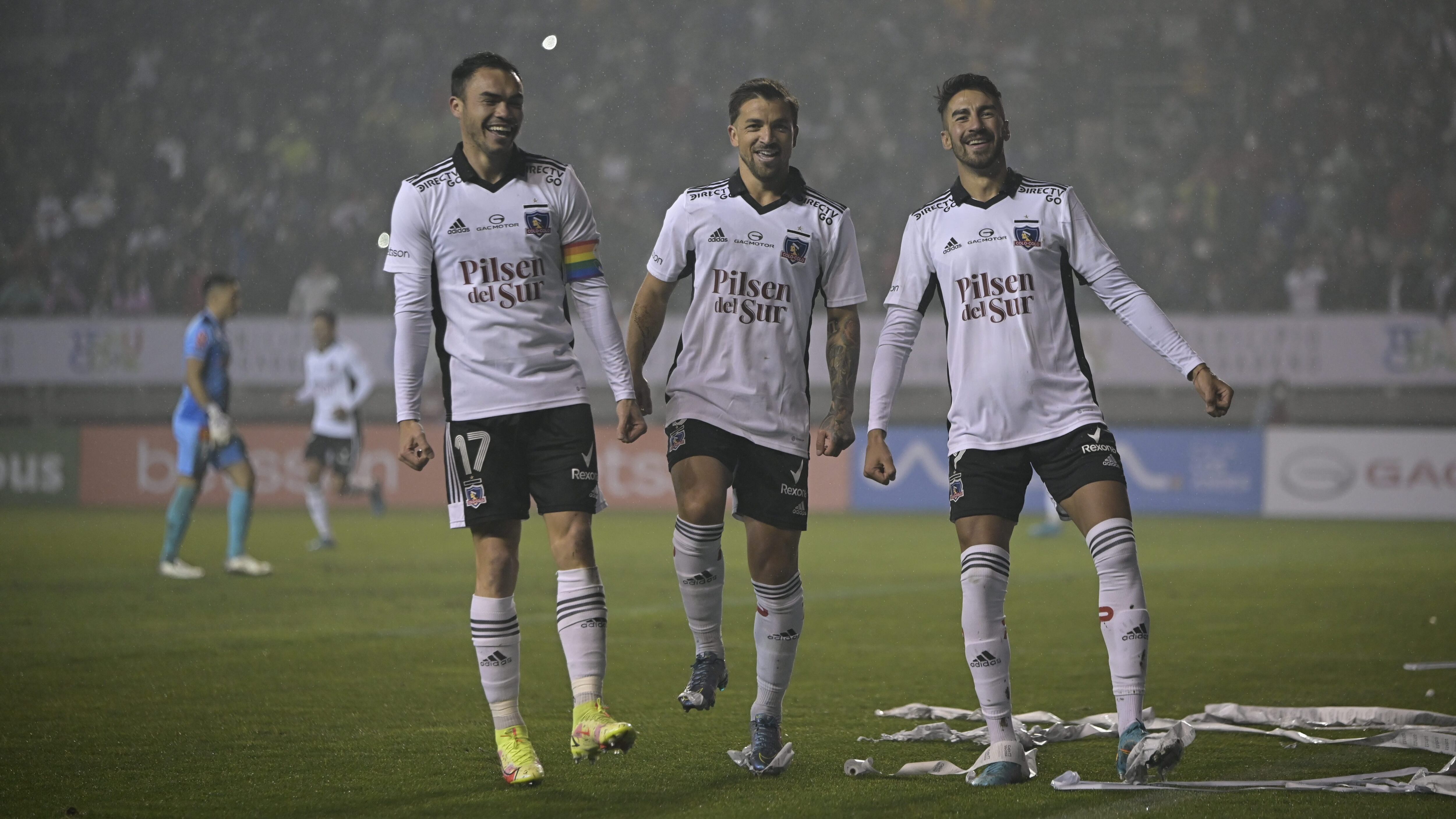 Colo Colo golea a Temuco y avanza a octavos de final de Copa Chile