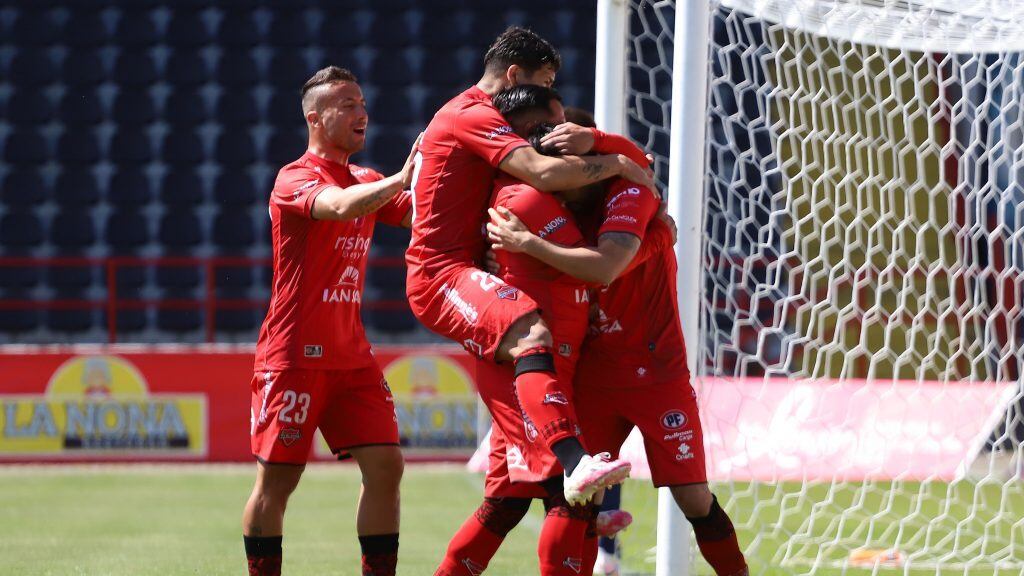 05 DE OCTUBRE DE 2020/TALCAHUANOJugadores de Nublense en festejo de un gol, durante el partido valido por el Campeonato Nacional de Primera B 2020, entre Ñublense y Cobreloa, diputado en el Estadio CAP.
FOTO: FELIPE VENEGAS/AGENCIAUNO