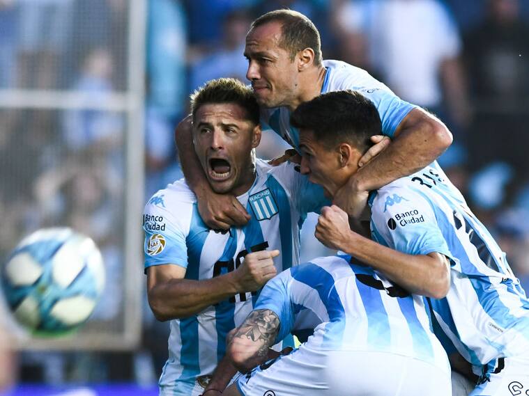 Marcelo Díaz festeja con Racing Club