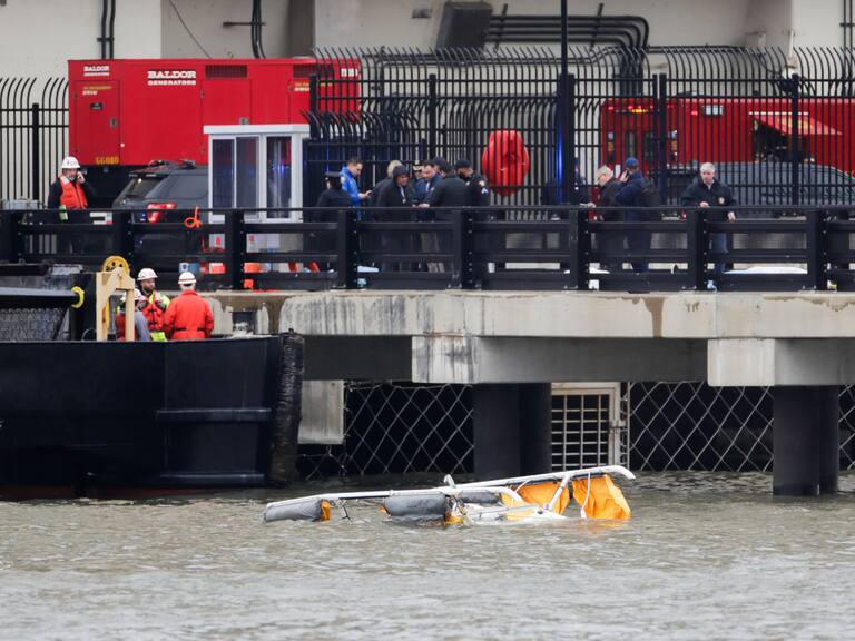 6 muertos tras accidente aéreo en New York: helicóptero se desploma en río Hudson y no deja sobrevivientes
