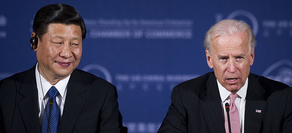 Una reunión entre Joe Biden y Xi Jinping en 2012