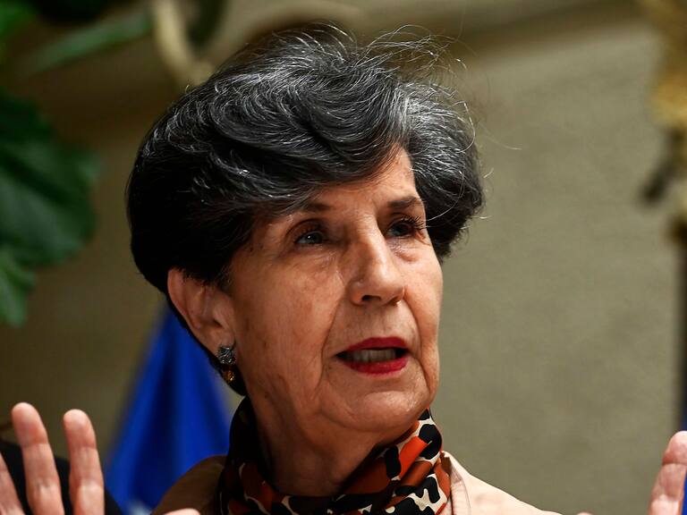 Tras guardar silencio por meses: Isabel Allende declarará como imputada por supuesto tráfico de influencias en compra de casa de Salvador Allende