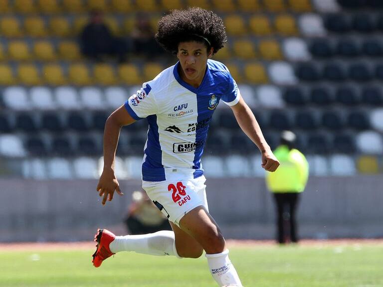 Eduard Bello y su futuro: «Mis aspiraciones son mayores. Me gusta la liga de España»