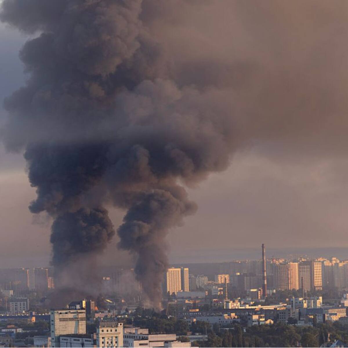 Ataque masivo ruso contra Kiev deja al menos 13 muertos y decenas de heridos