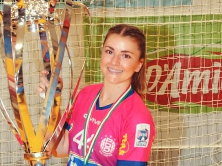 Orgullo chileno: Belén Canessa se consagró campeona de Italia en el balonmano