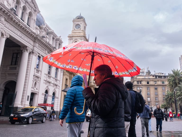 Lluvias afectarán a 11 regiones este viernes e incluirán nevadas: las zonas donde habrá precipitaciones