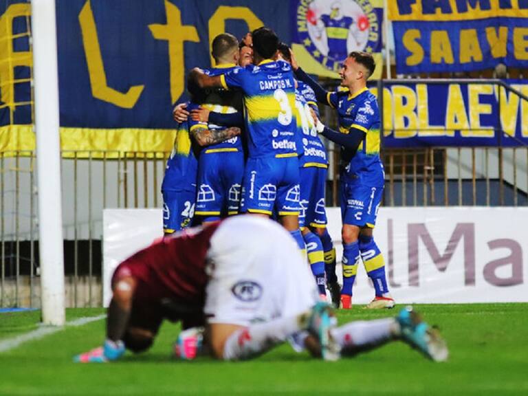 Everton se metió en puestos de Copa Sudamericana tras golear a Deportes La Serena en Viña del Mar