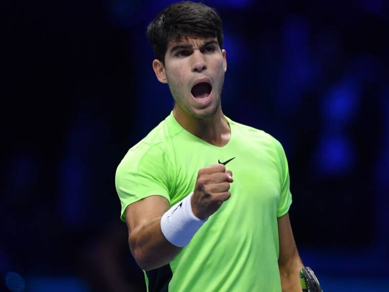 Carlos Alcaraz se impone a Rublev para sumar su primer triunfo en las ATP Finals