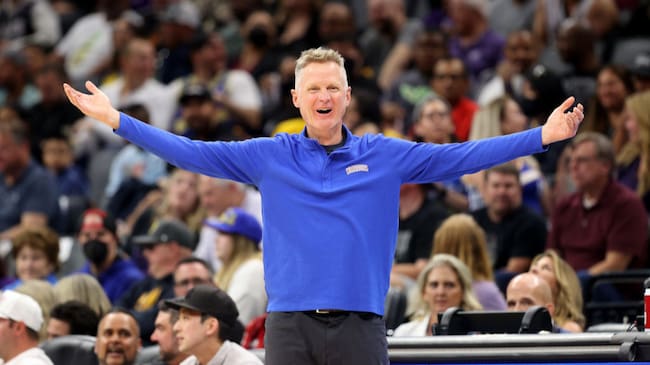 Steve Kerr entrenador campeón - anillos - Golden State Warriors campeones NBA 2022