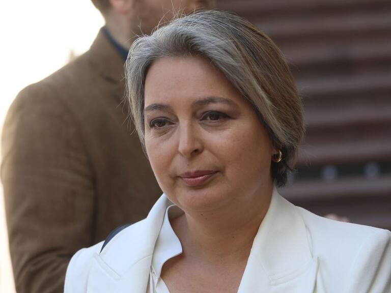 2 de noviembre de 2022/SANTIAGOJeannette Jara, Ministra del Trabajo y Previsión Social, llega al Palacio de La Moneda, para participar del Comité Político.
FOTO: SEBASTIAN BELTRAN GAETE/AGENCIAUNO