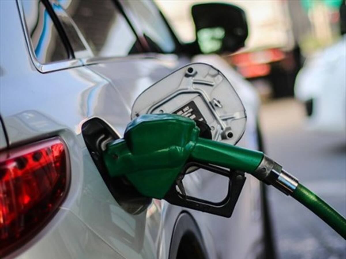 Las bencinas siguen al alza y suben hasta $5,8 este jueves
