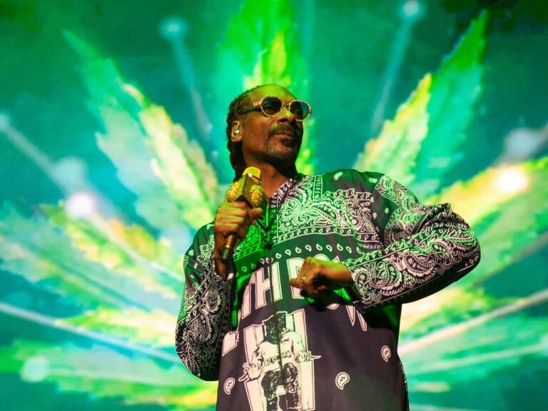 Engañó a todos: Snoop Dogg explica su polémica decisión respecto a dejar de fumar marihuana
