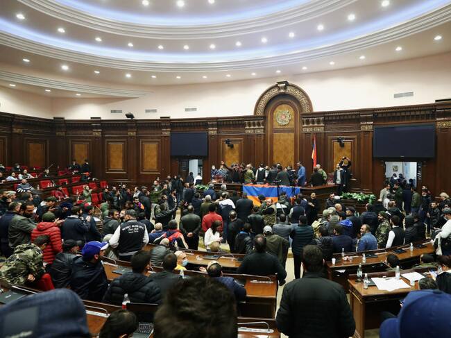 Protestas en el congreso armenio por la firma del acuerdo
