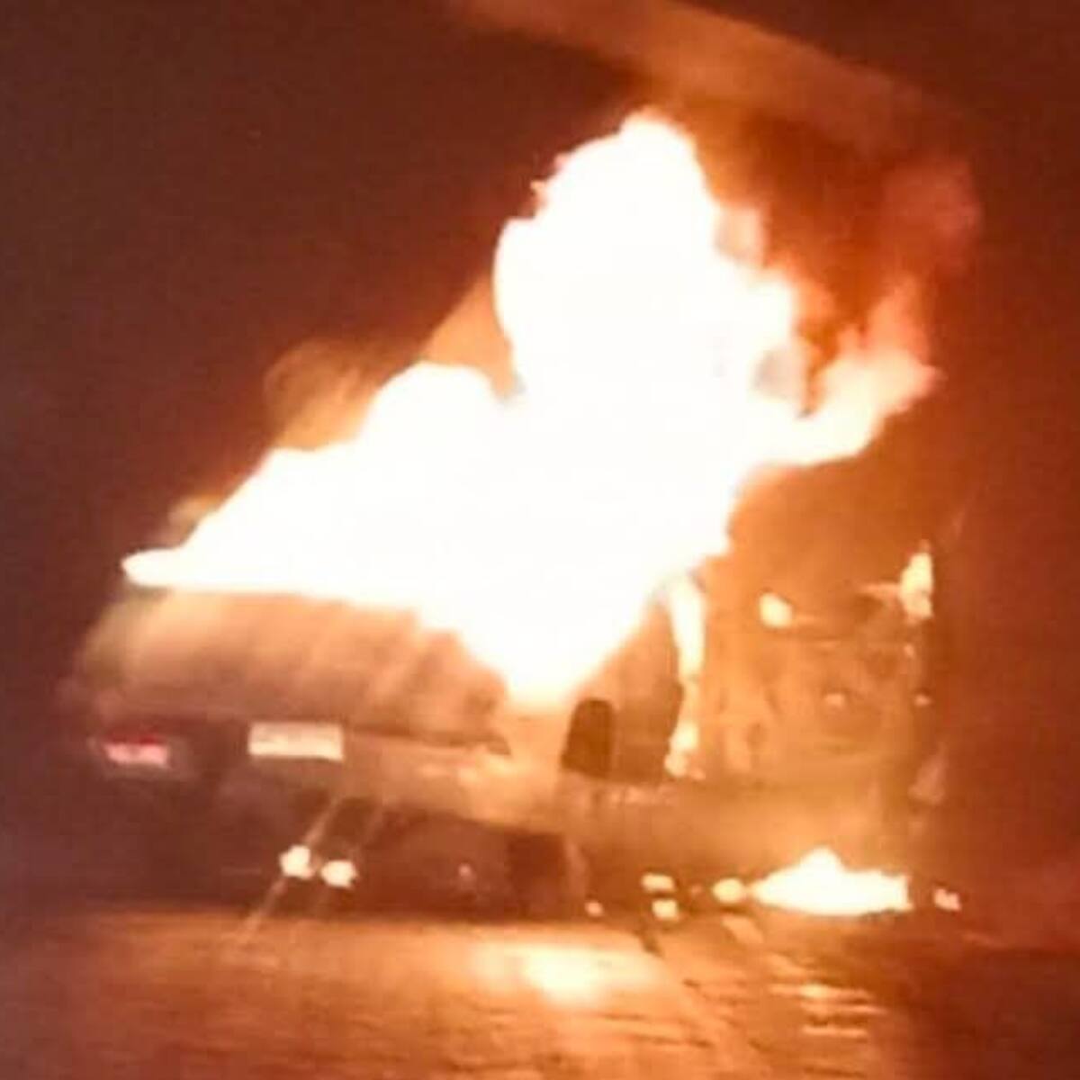 Sujetos encapuchados y armados queman camioneta en Collipulli: es el primer ataque incendiario en Gobierno de Kast