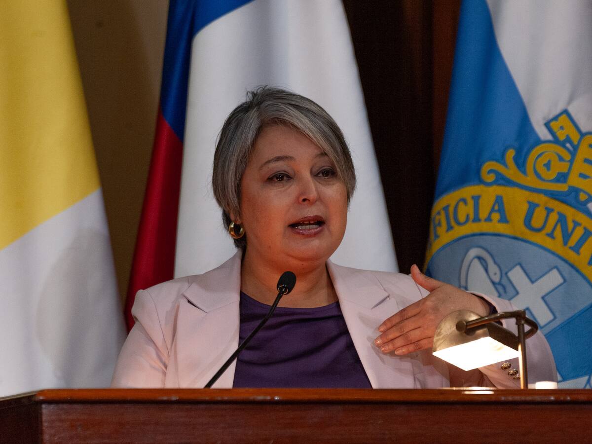 Jara llama a “concentrar los esfuerzos” en comando tras polémica por dichos de Carmona: “No soy la mamá de ningún dirigente”