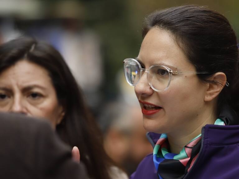 «Las disculpas del caso»: alcaldesa Hassler hace un llamado funcionarios municipales movilizados en Santiago