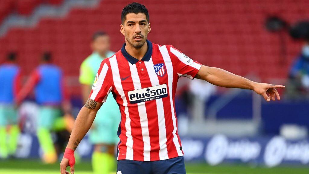 Atletico Madrid's Uruguayan forward Luis Suarez gestures during the Spanish league football match Club Atletico de Madrid against Granada FC at at the Wanda Metropolitano stadium in Madrid on September 27, 2020. (Photo by GABRIEL BOUYS / AFP) (Photo by GABRIEL BOUYS/AFP via Getty Images)