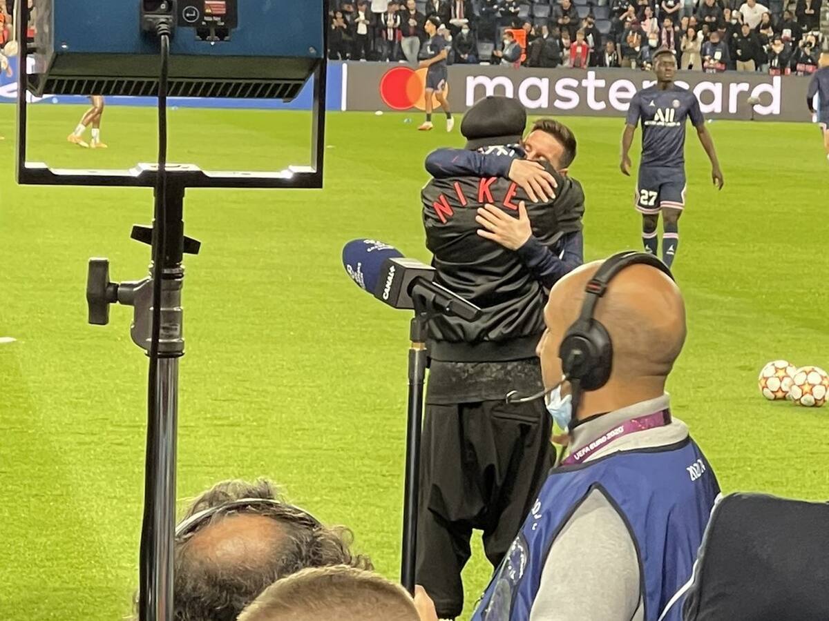 ¿Fue cábala? El emotivo reencuentro de Lionel Messi con Ronaldinho en la Champions League