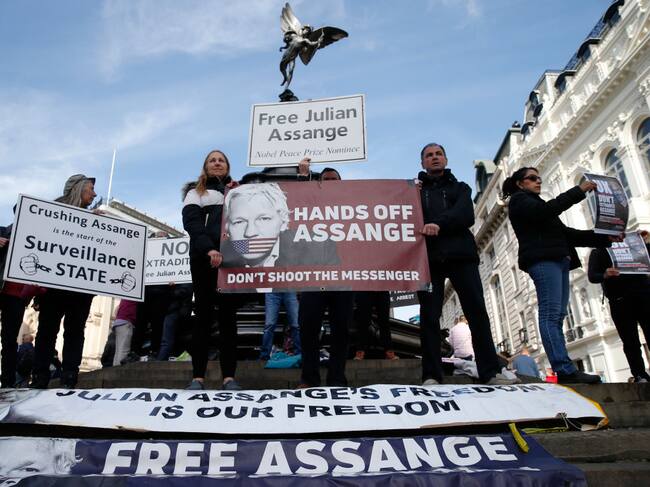 Manifestación a favor de la libertad de Assange en Londres
