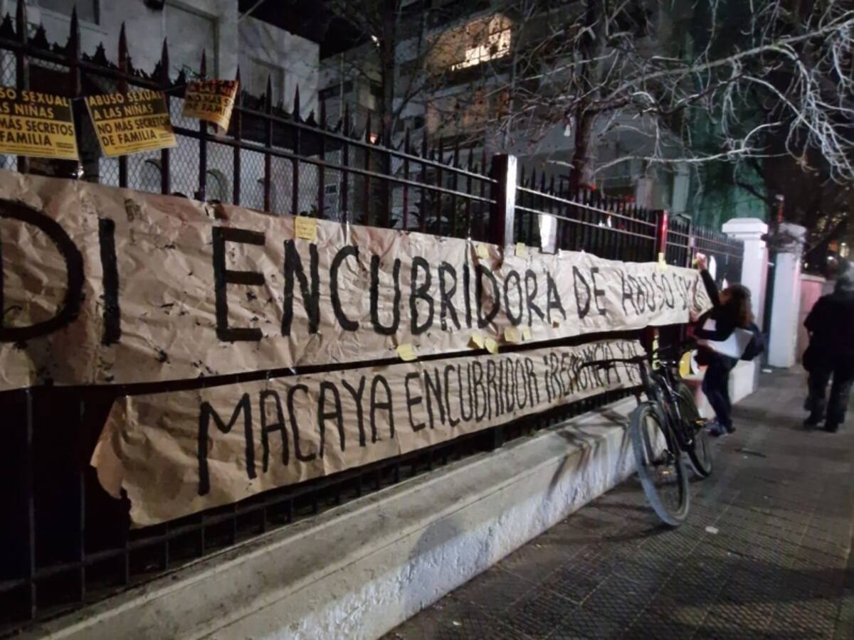 Tras cambio de medida cautelar de Eduardo Macaya: organizaciones feministas llaman a protestar este martes en distintos puntos del país