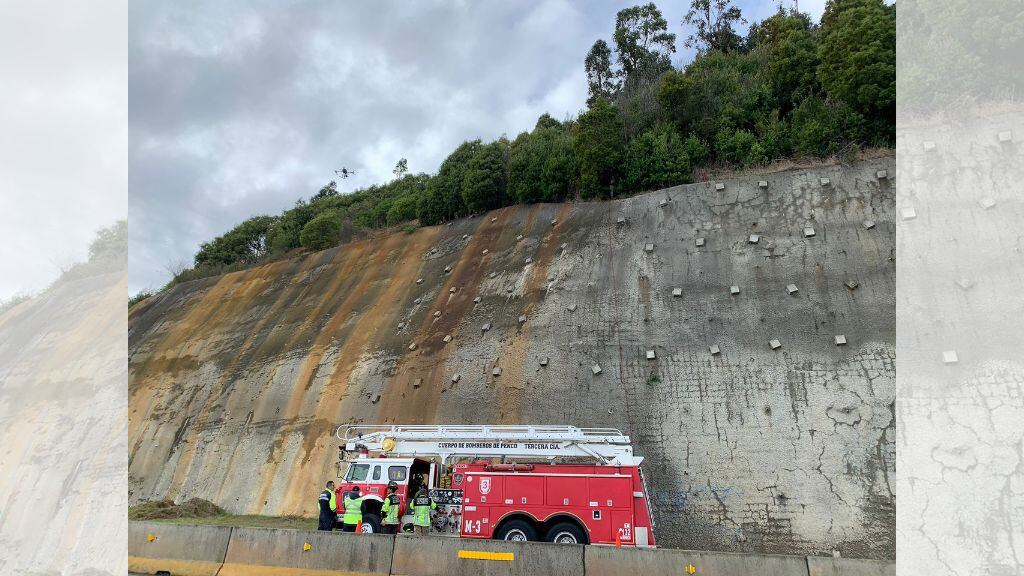 Bomberos colaboró con las indagatorias, dada la geografía del lugar. / ADN.cl