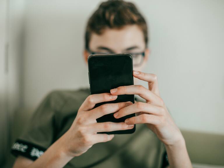 Estos son los efectos físicos y mentales del consumo temprano o excesivo de pornografía en los adolescentes