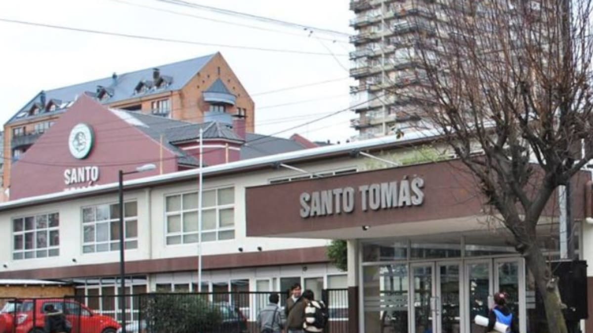 Golpe a la Universidad Santo Tomás: aprueban cierre de sede y revelan qué pasará con los alumnos