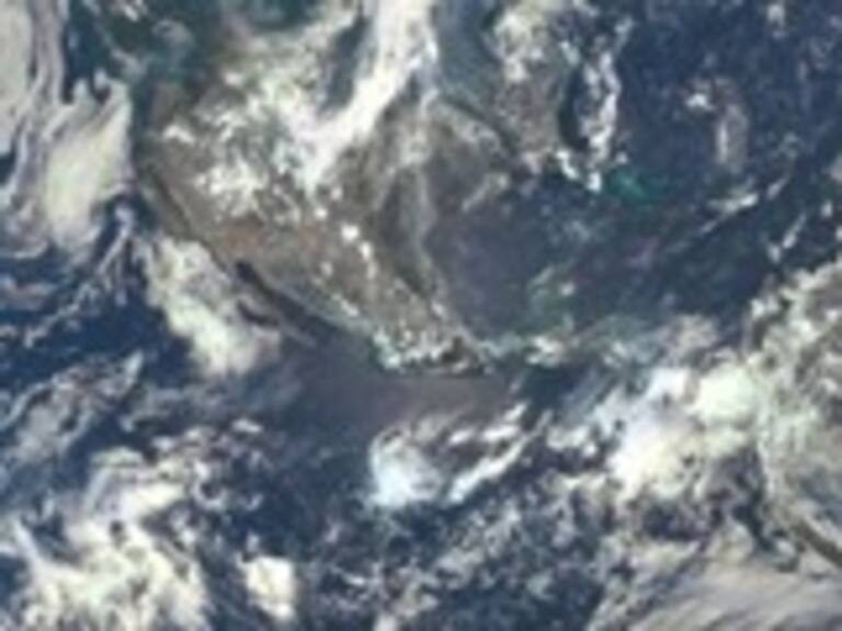 FOTOS: NASA publica primera imagen completa de la Tierra desde 1972