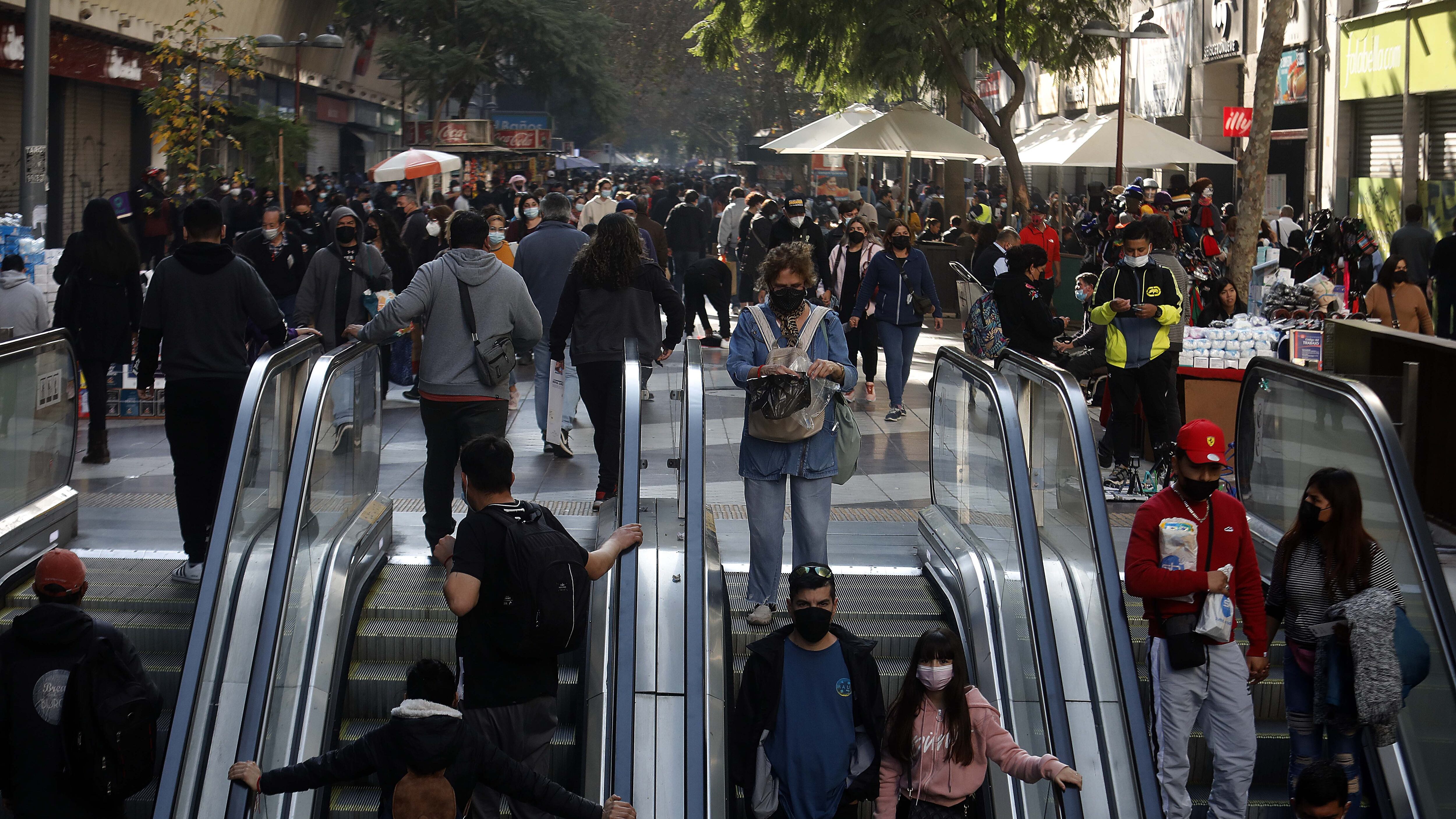 informe epidemiológico: las 20 comunas con más casos activos de covid-19
