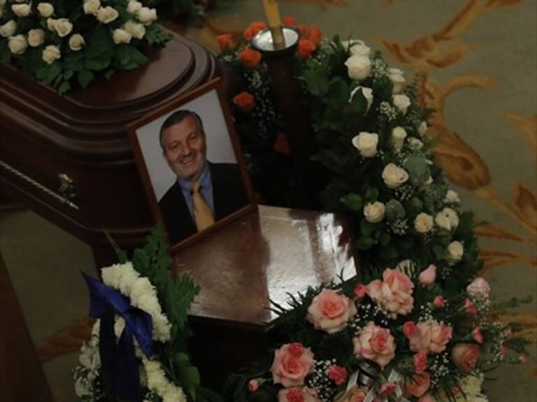 Piñera, ministros y parlamentarios rinden homenaje a exsenador Antonio Horvath previo a funeral