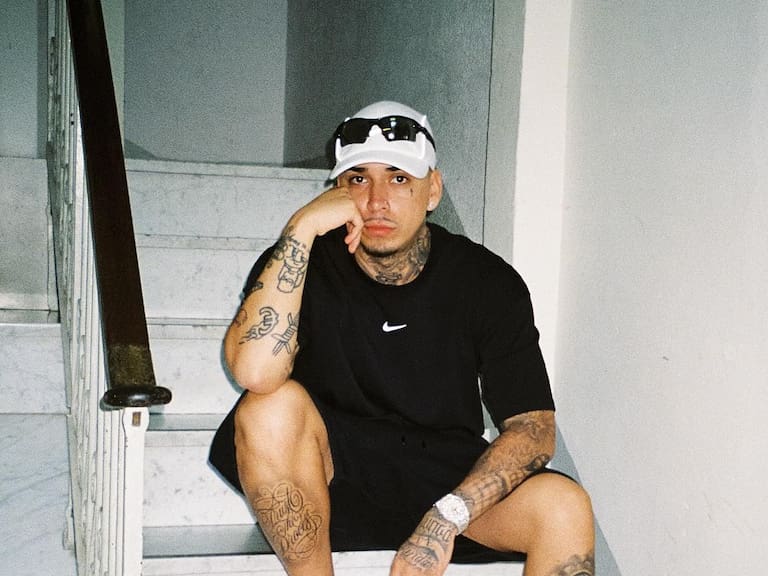 “Llamo a mis amigos artistas a alzar su voz”: Young Cister sorprende con potente reflexión ante la segunda vuelta