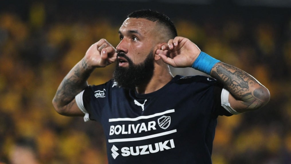 Ronnie Fernández destaca con gol ante Barcelona pero sufre la derrota de Bolívar en Copa Libertadores