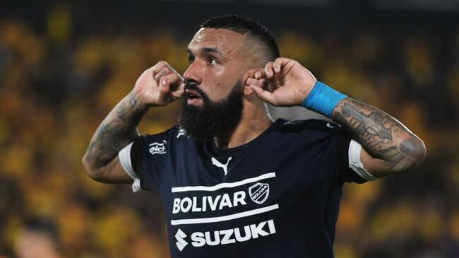 Ronnie Fernández destaca con gol ante Barcelona pero sufre la derrota de Bolívar en Copa Libertadores